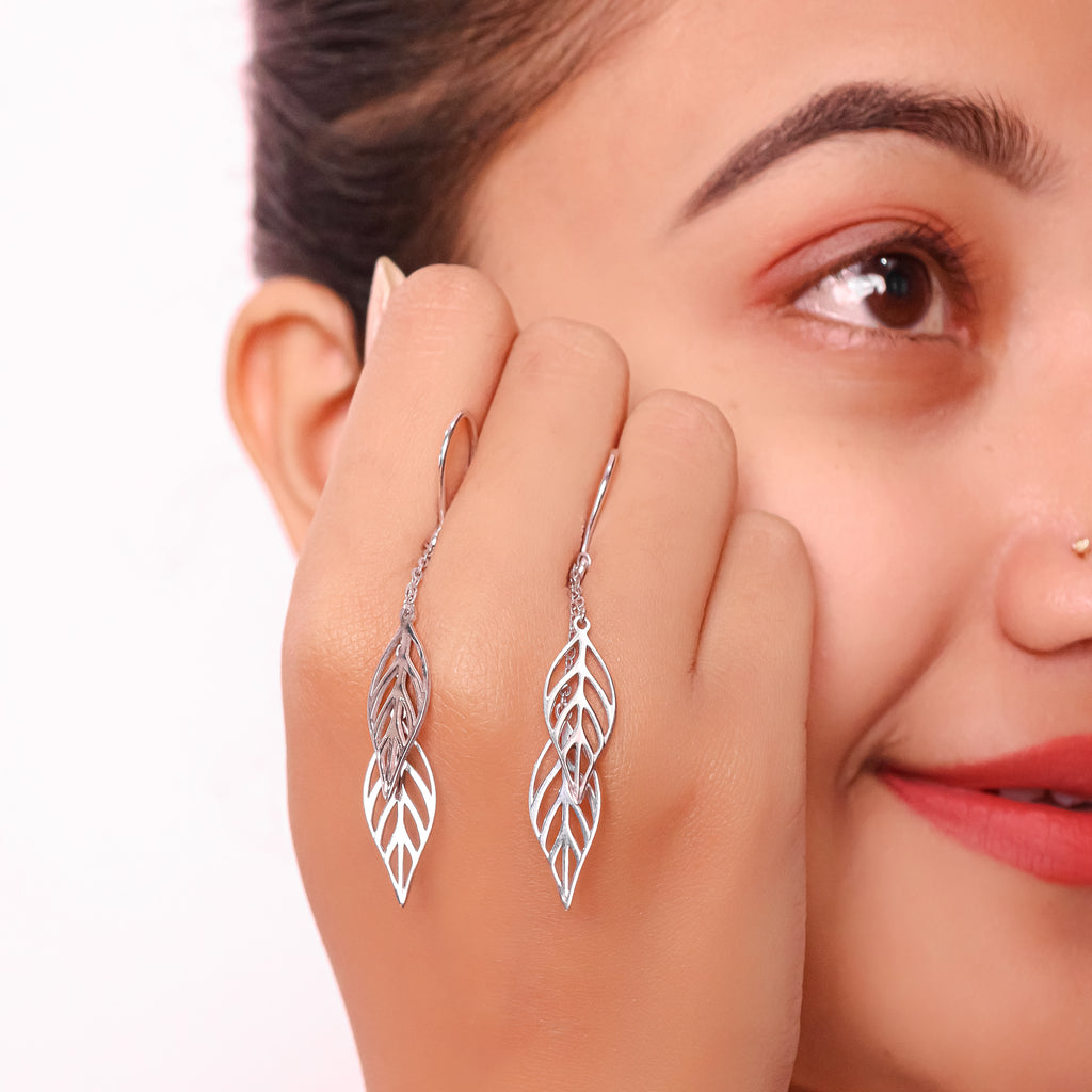 Discover Timeless Elegance: OLLUU Silver Leafy Allure Drop Earrings Sterling Silver Luxury